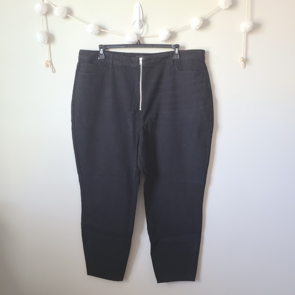 Forever 21 Black High Rise Straight Jeans Size 20 - Picture 1 of 8